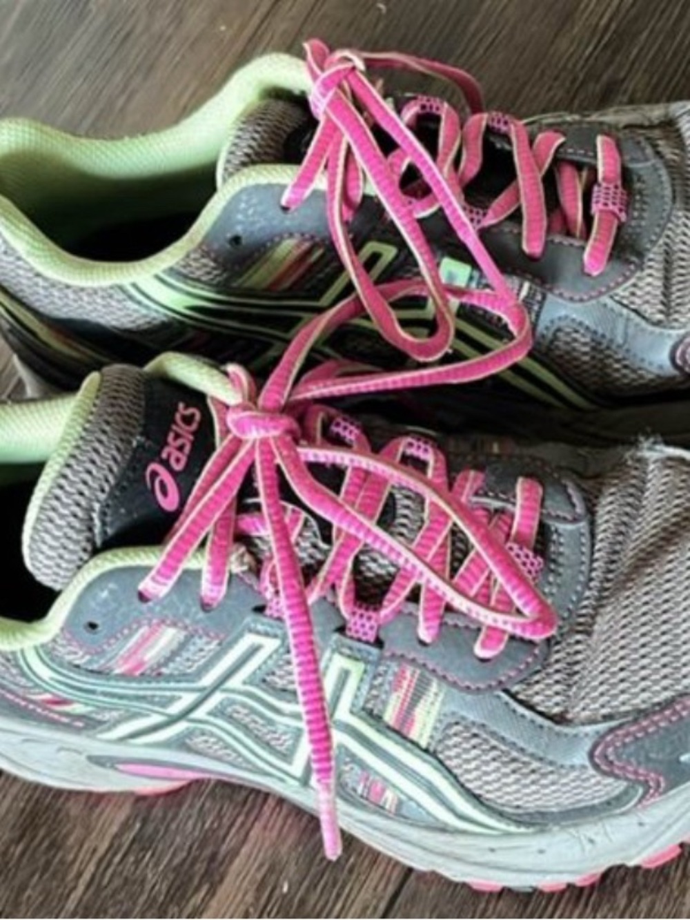 ASICS Grey Mesh Running Shoes with Pink Accents ASICS Size 8 Women’s